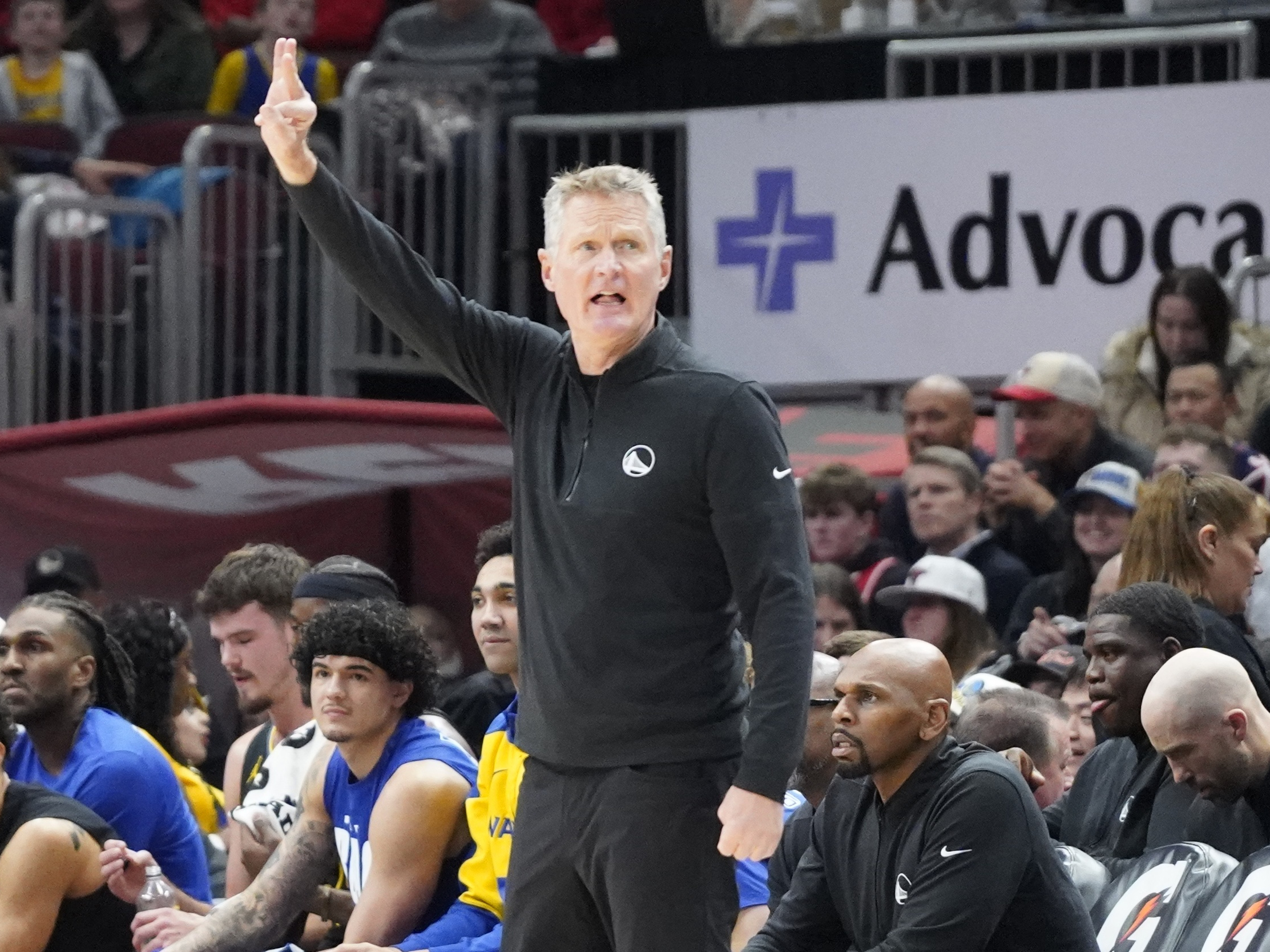 包含集结日北京国安备战NBA常规赛；刷新队史纪录细节曝光；悬念犹存；医务组通报恢复的词条